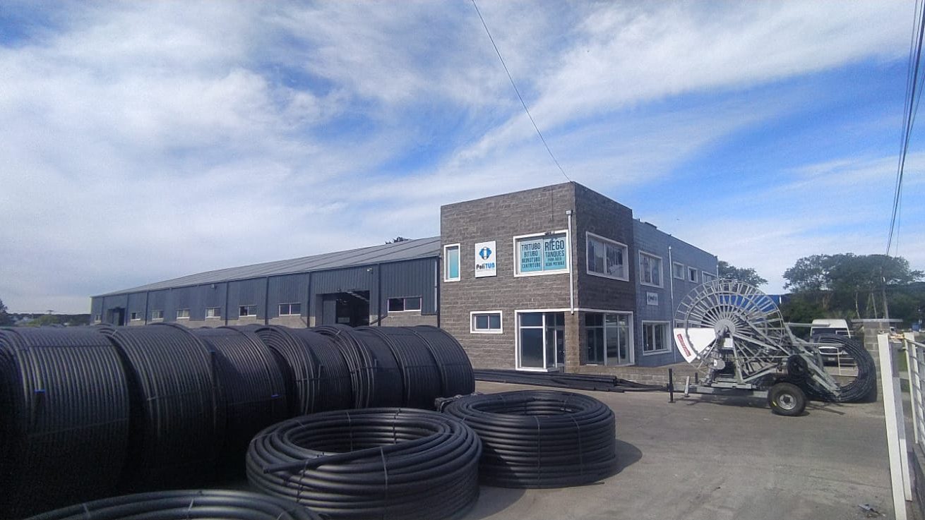 Planta de fabricación de Politub SRL en el Parque Industrial de Mar del Plata